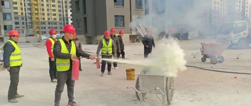 項目動態(tài)丨集團七個城中村（晁家村）安置房項目部組織開展建筑工地消防安全應急演練